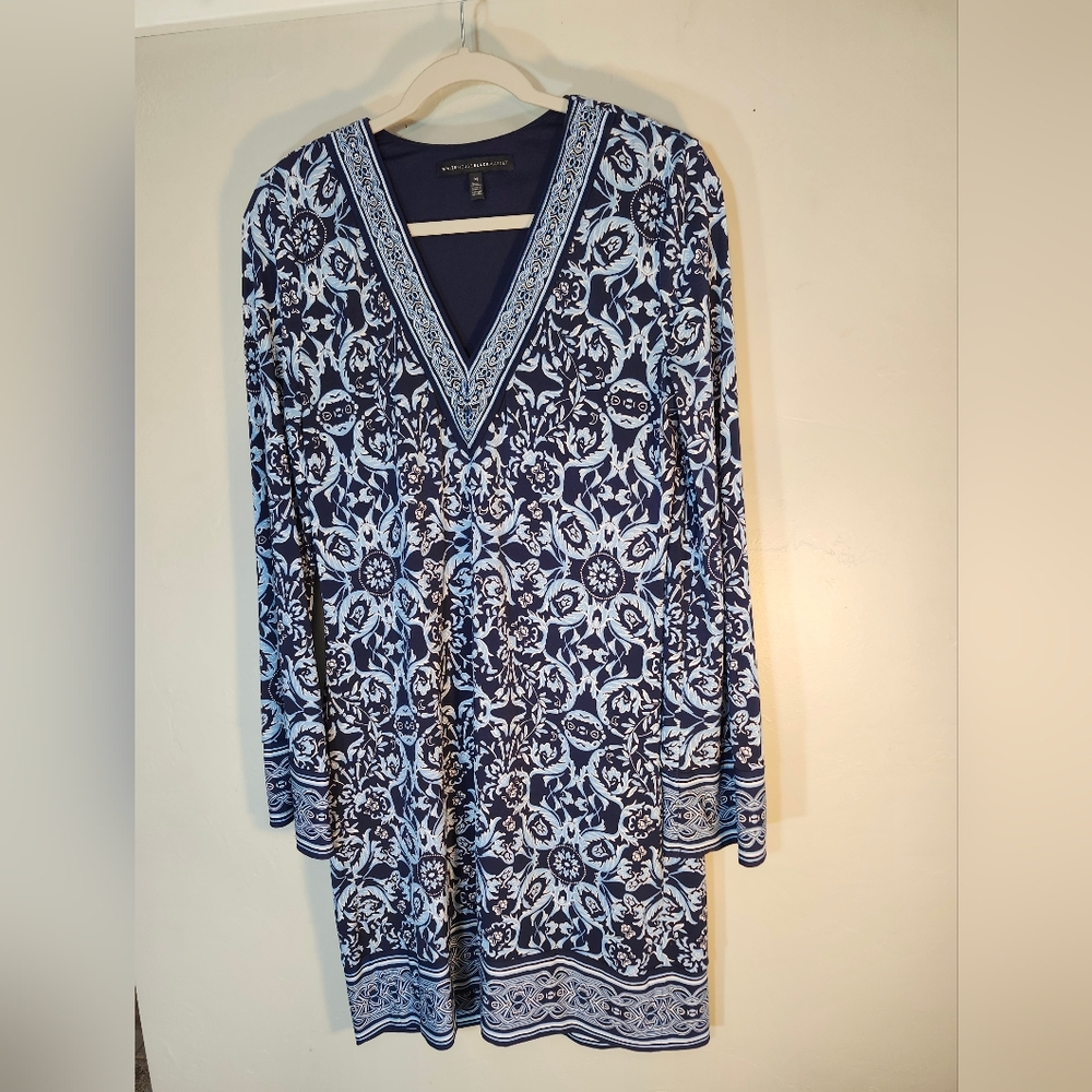 White House Black Market Very Flattering Blue and White Patterned V-Neck Dress